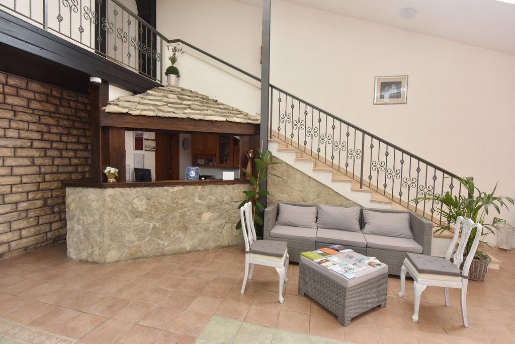 Bed and Breakfast Pansion Karoca Vodice Exterior foto